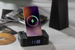 Budzik z ładowarką indukcyjną CLOCKI / Czarny 09172-02