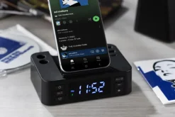 Budzik z ładowarką indukcyjną CLOCKI / Czarny 09172-02