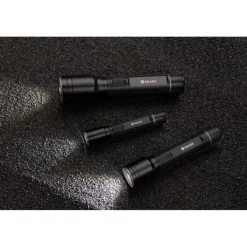 Duża latarka Gear X, ładowana przez USB, aluminium z recyklingu / Czarny P513.931