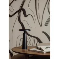 Lampka na biurko VINGA Avery / Czarny VG650-03