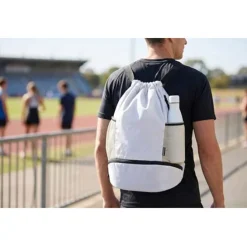 Nomad ściągana na sznurek torba sportowa z recyklingu z certyfikatem GRS o pojemności 18l z dolną komorą / Granatowy 13009955