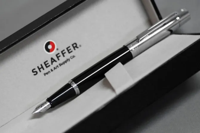 Pióro wieczne Sheaffer kolekcja 300, czarny/chrom, wykończenia chromowane, etui prezentowe / Czarny EXP9314PN-CZ