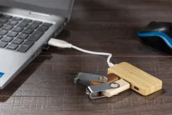Rozdzielacz bambusowy HUB USB z wymienną wtyczką - RIVO / Naturalny 09170-17