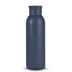 Sagaform Tekla Push stalowa butelka z zakrętką (z recyklingu) 500 ml / Ciemnoniebieski LT52134-N0010