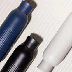 Sagaform Tekla Push stalowa butelka z zakrętką (z recyklingu) 500 ml / Czarny LT52134-N0002