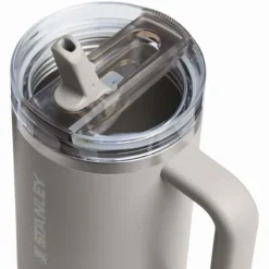 Stanley Quencher® ProTour 1180 ml termoizolowany kubek ze słomką, wykonany z recyklingowanej stali nierdzewnej / Szary 10097982