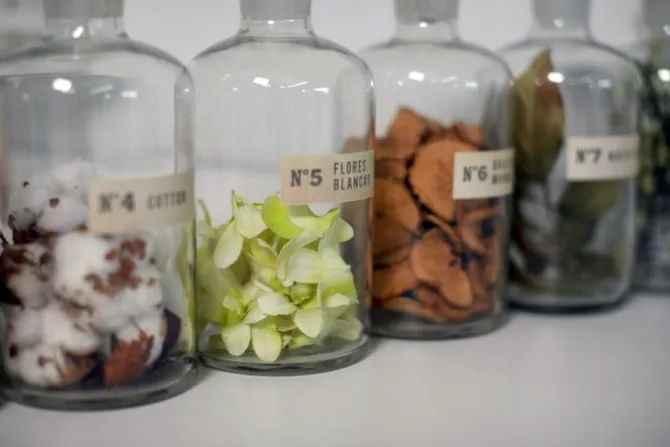 Świeca XXL 3,5kg Velvet Wood CERERIA MOLLA / Beżowy B3CM-5010