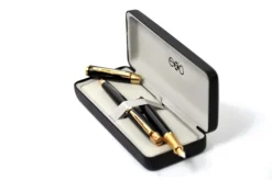 Zestaw (pióro wieczne i długopis) EXO Aries, czarny lakier, wykończenia złote, etui premium / Czarny EXP1030.03GTSETBPFP-CZ